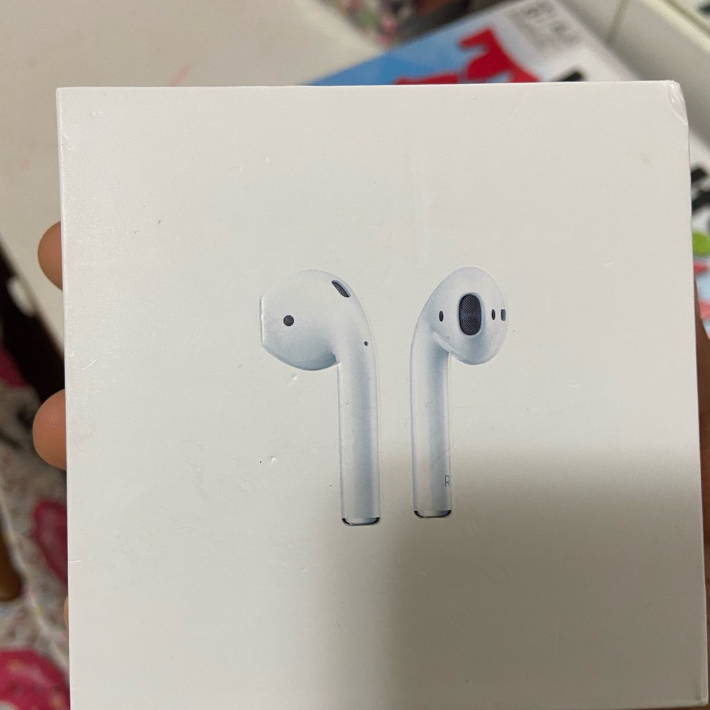 AirPods box